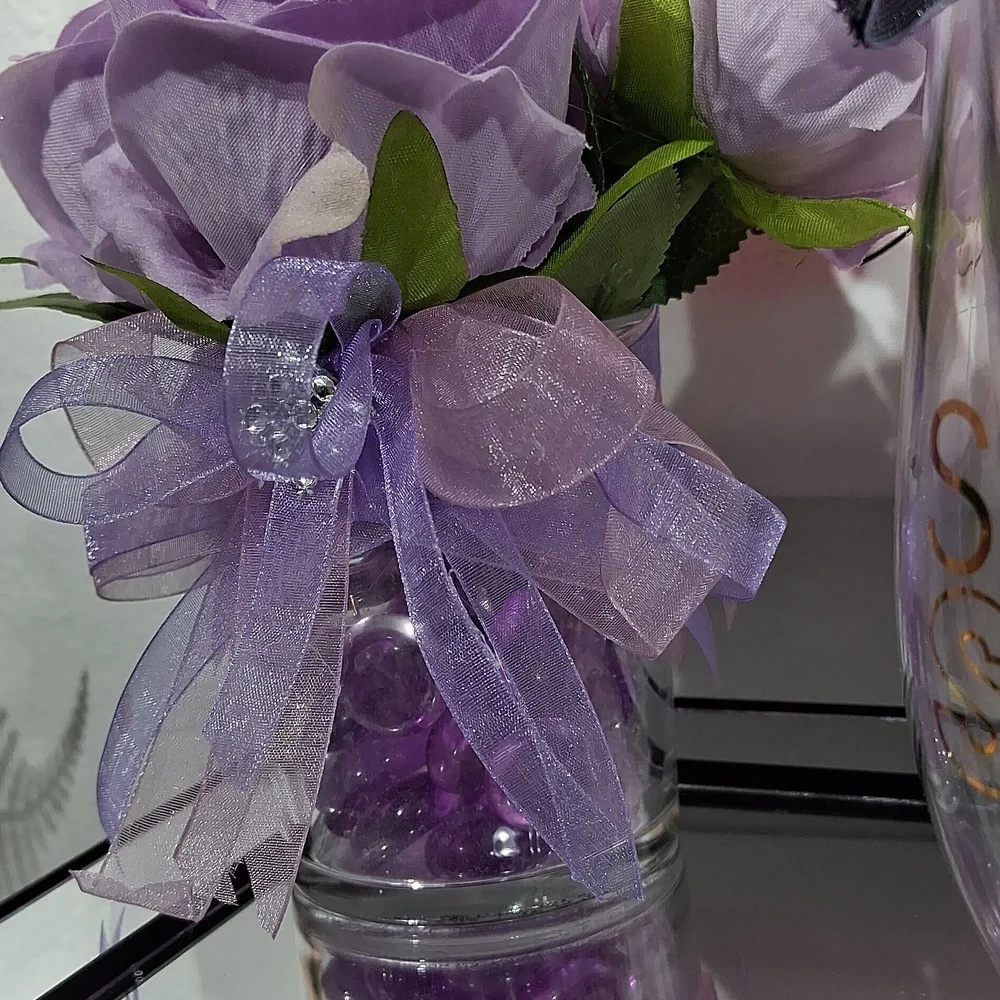BEBE  Super Star  3 pcs and Flowers w Glass base NWT